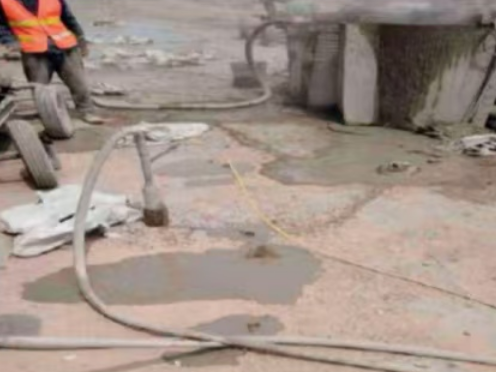 灵石水泥混凝土路面板底注浆技术 路面脱空注浆整治方案