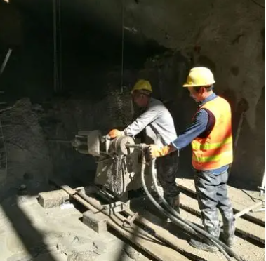 灵石水下抗分散灌浆料特点 水下不分散注浆料介绍