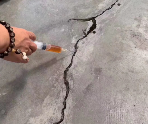 灵石混凝土裂缝修补技术详解​